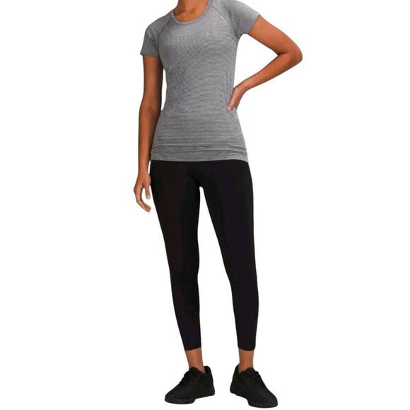 LULULEMON ATHLETICA Swiftly Tech Short Sleeve 2.0 Size 8 - Picture 2 of 4